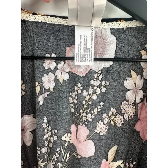 Knox Rose Boho Black and Red Floral Tassel Kimono Size Medium Large - Picture 5 of 9